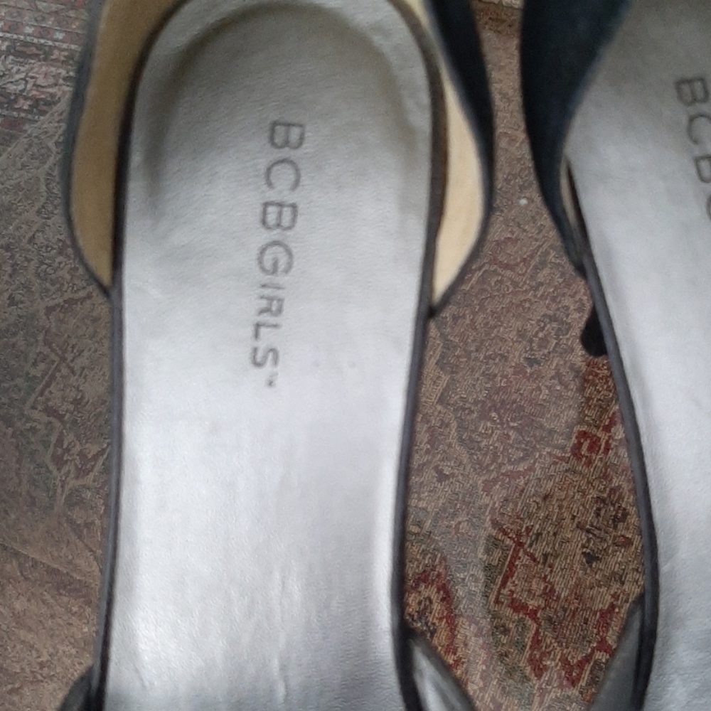 Pumps - Picture 2 of 4